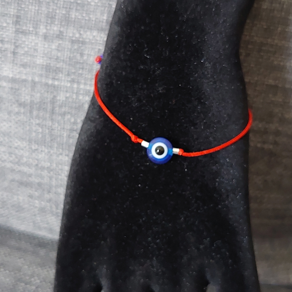 Hello selling these beautiful braclet and earing sets for evil eyes..